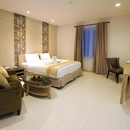 Hw Hotel Padang Esterno foto