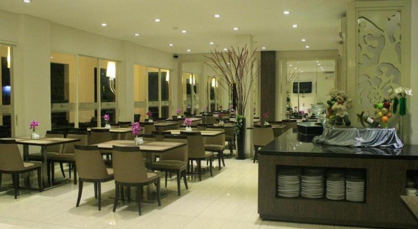 Hw Hotel Padang Esterno foto