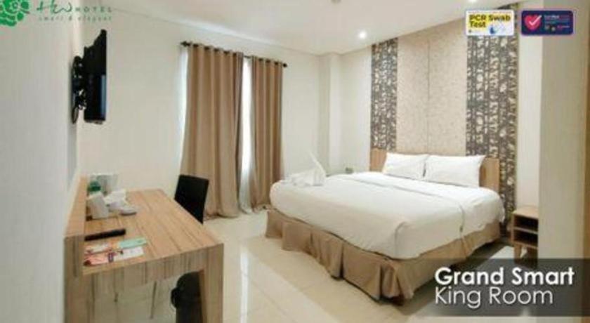 Hw Hotel Padang Esterno foto