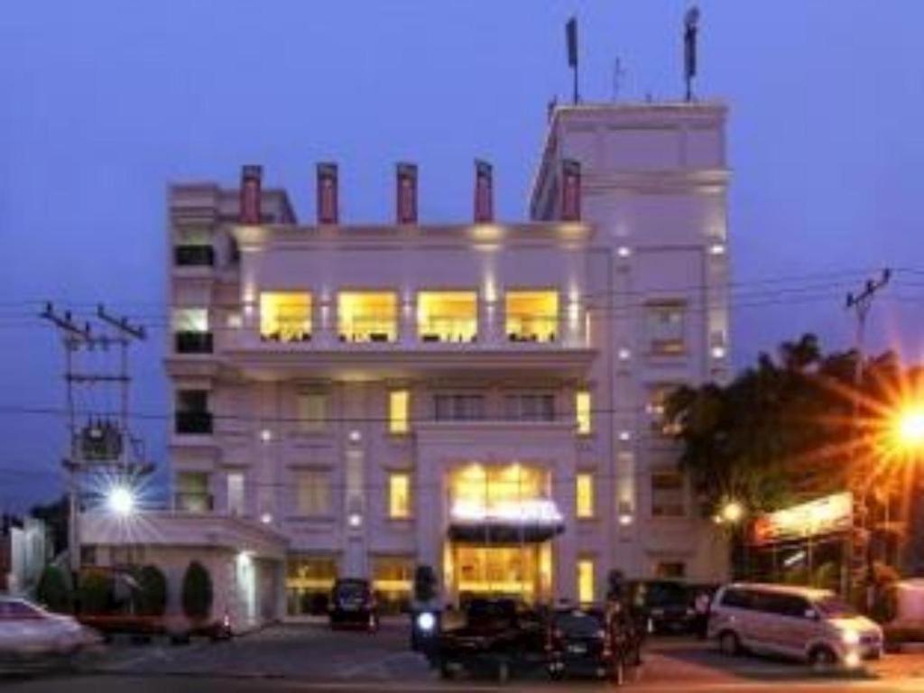 Hw Hotel Padang Esterno foto