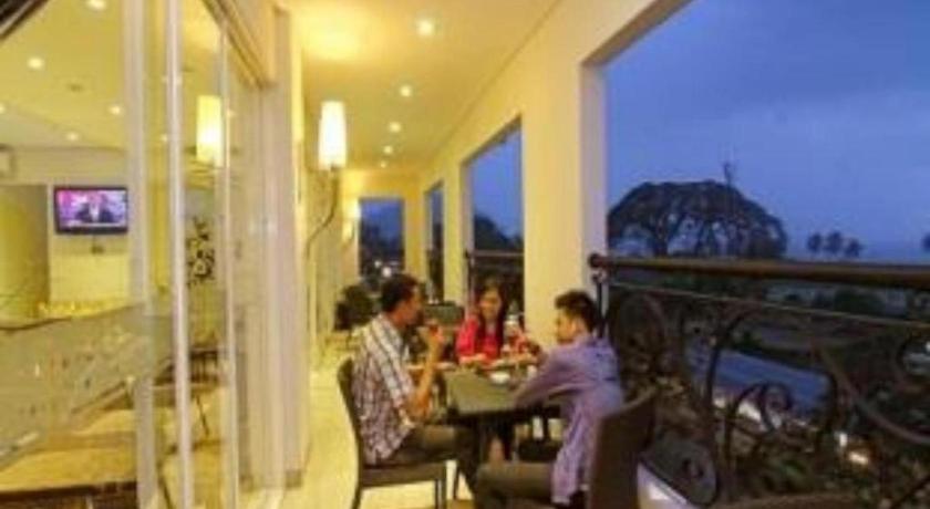 Hw Hotel Padang Esterno foto